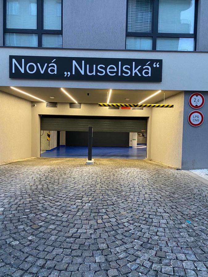 Ferienwohnung Nova Nuselska Prag Exterior foto